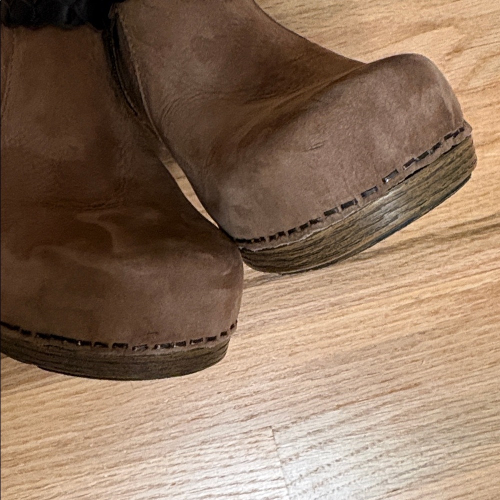 Dansko Michelle Clog Booties 39 - Picture 4 of 9
